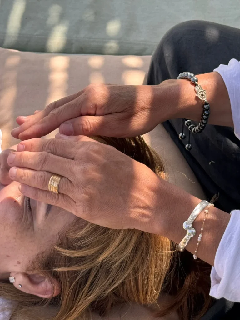 Reiki mains sur 3eme oeil