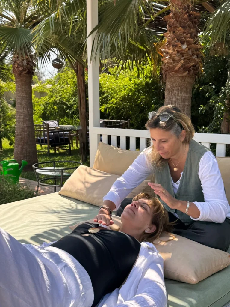 Pourquoi je fais des rots pendant une séance de Reiki